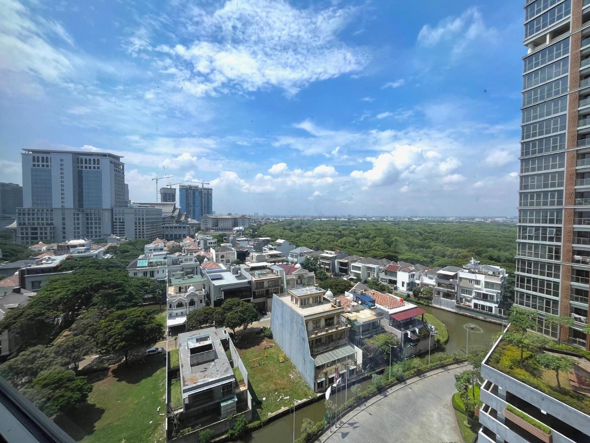 Gold Coast Pik Sea View Apartments By Longesuites Jakarta Kültér fotó