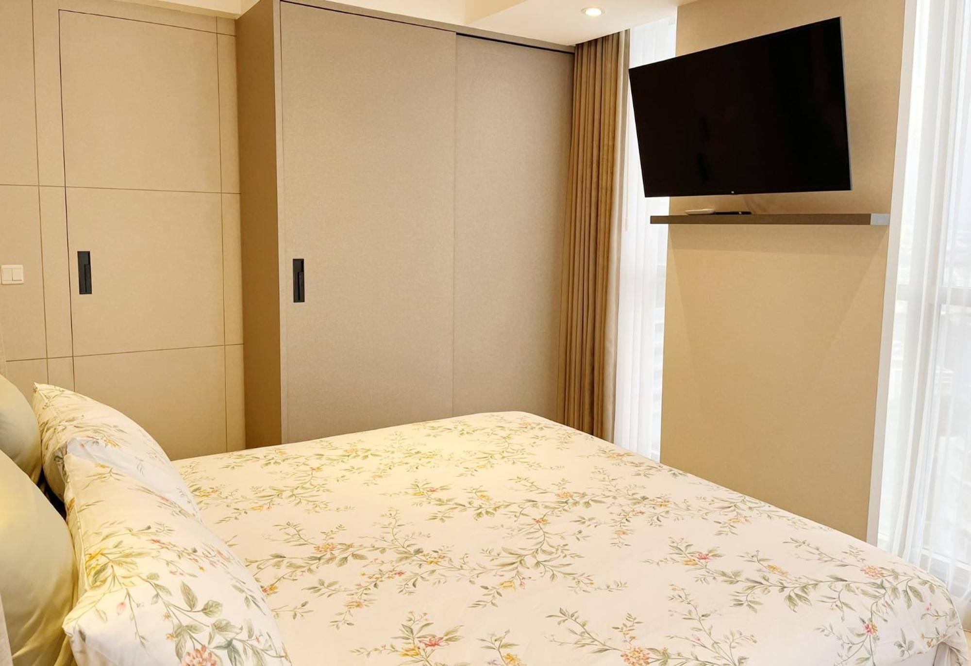 Gold Coast Pik Sea View Apartments By Longesuites Jakarta Szoba fotó