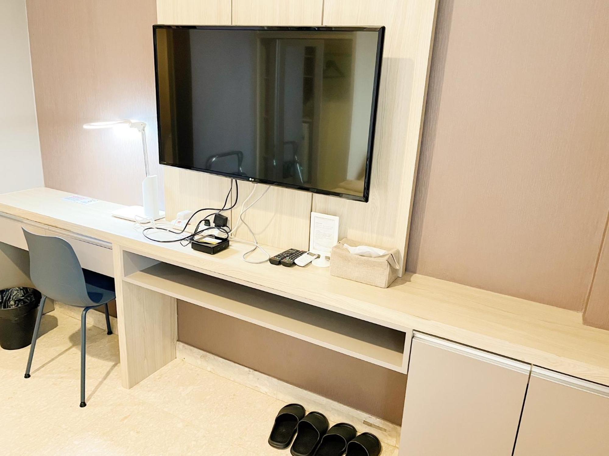 Gold Coast Pik Sea View Apartments By Longesuites Jakarta Szoba fotó