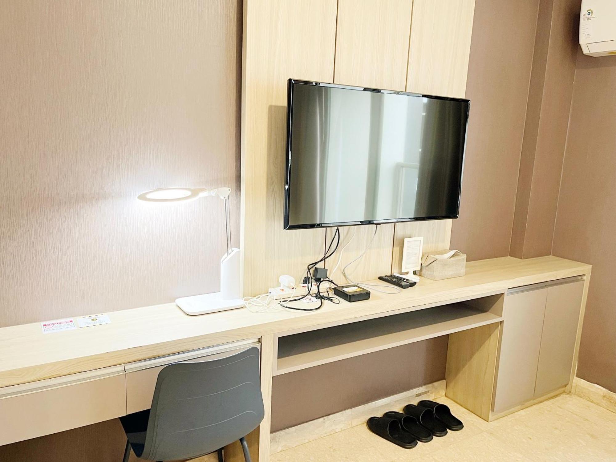 Gold Coast Pik Sea View Apartments By Longesuites Jakarta Szoba fotó