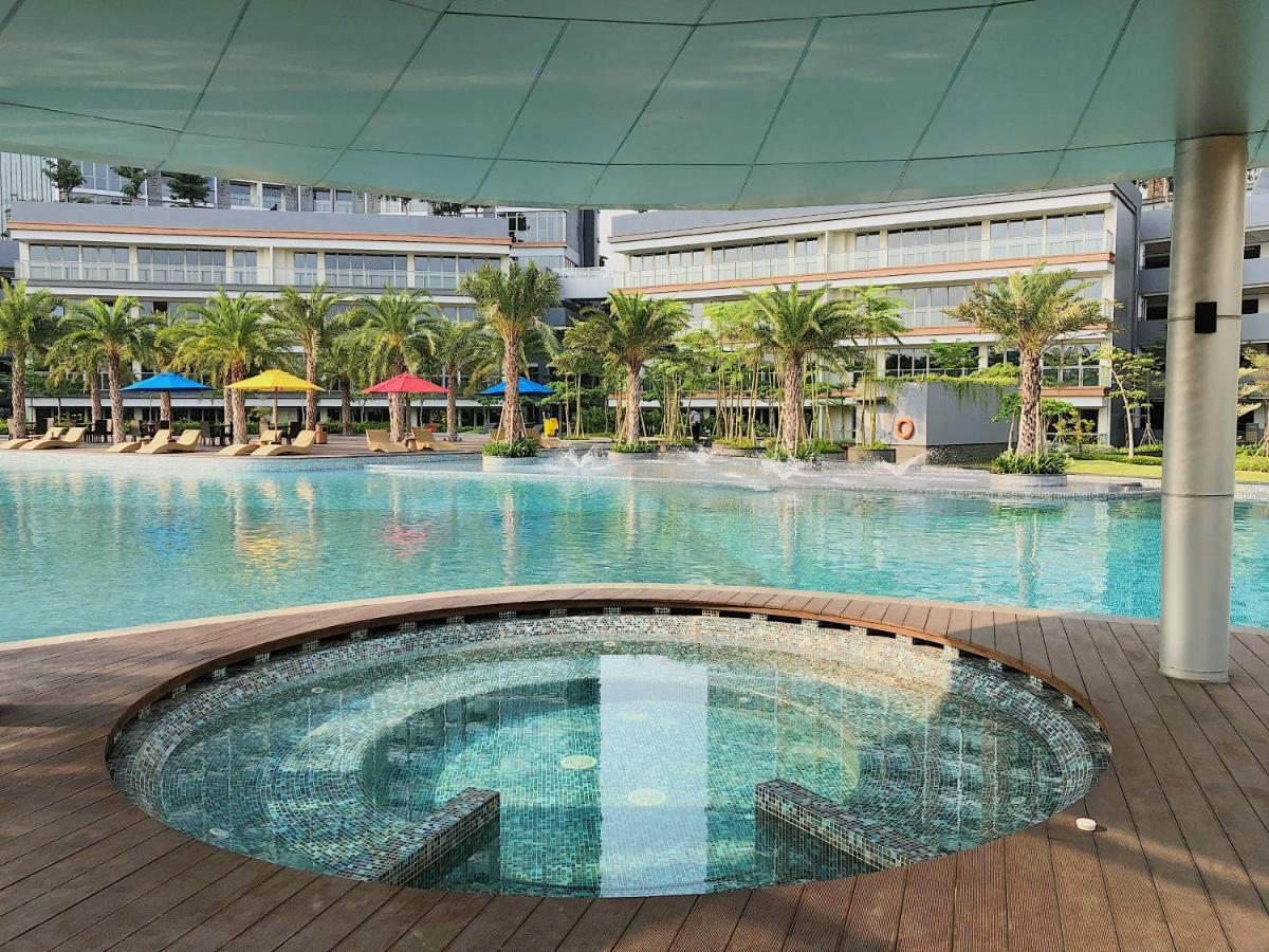 Gold Coast Pik Sea View Apartments By Longesuites Jakarta Kültér fotó
