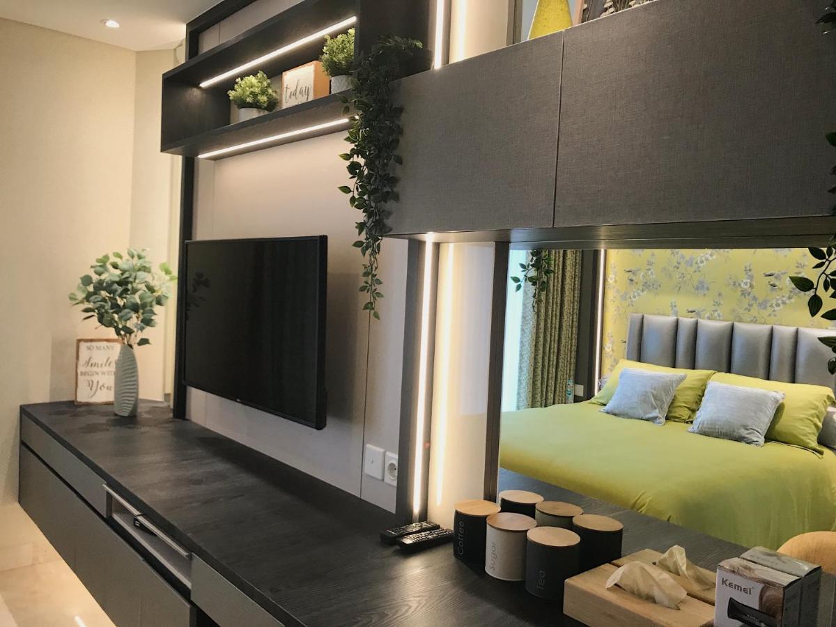 Gold Coast Pik Sea View Apartments By Longesuites Jakarta Kültér fotó